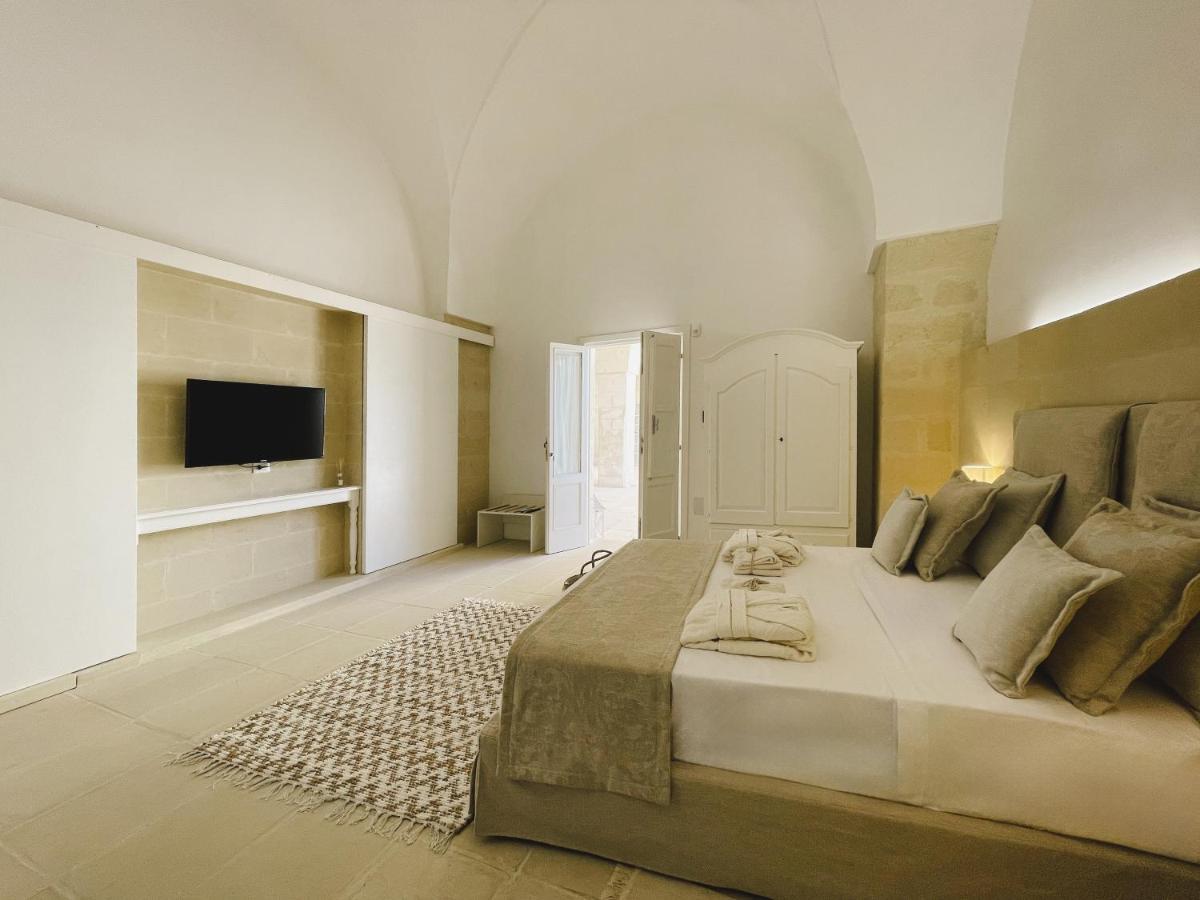 Masseria Paralupi Bed & Breakfast เลชเช ภายนอก รูปภาพ