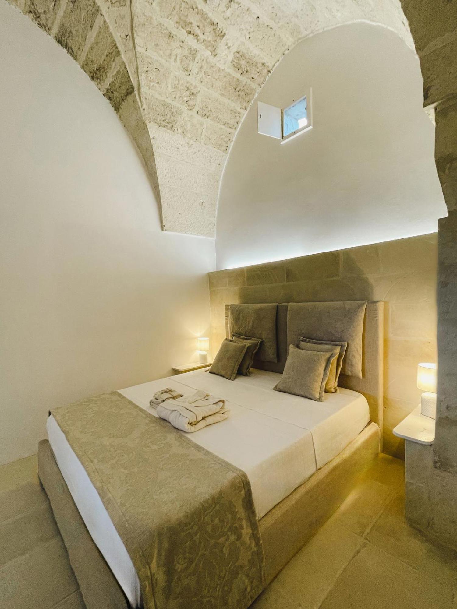 Masseria Paralupi Bed & Breakfast เลชเช ภายนอก รูปภาพ