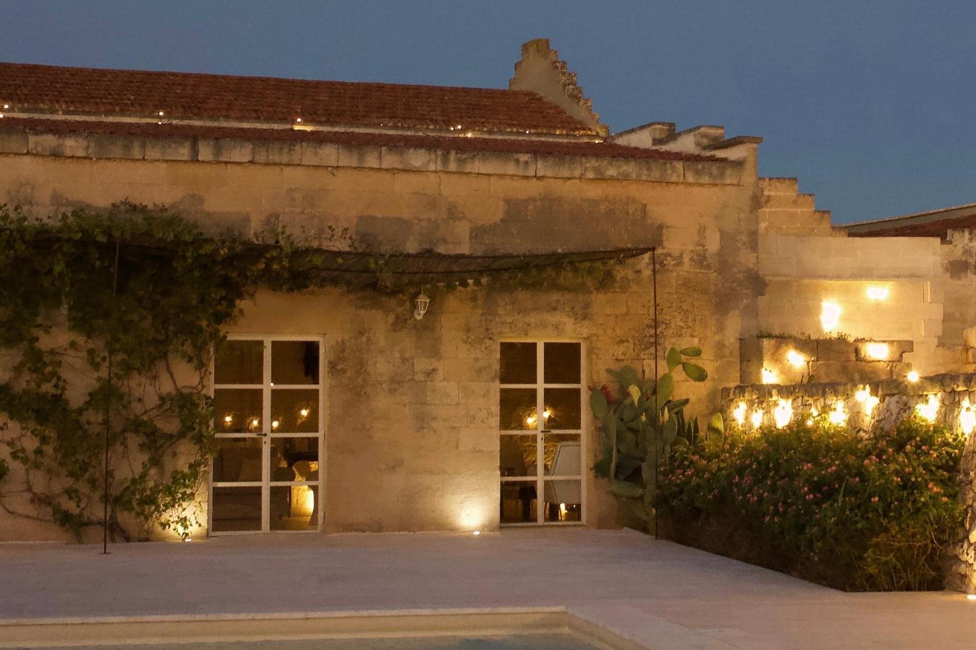 Masseria Paralupi Bed & Breakfast เลชเช ภายนอก รูปภาพ